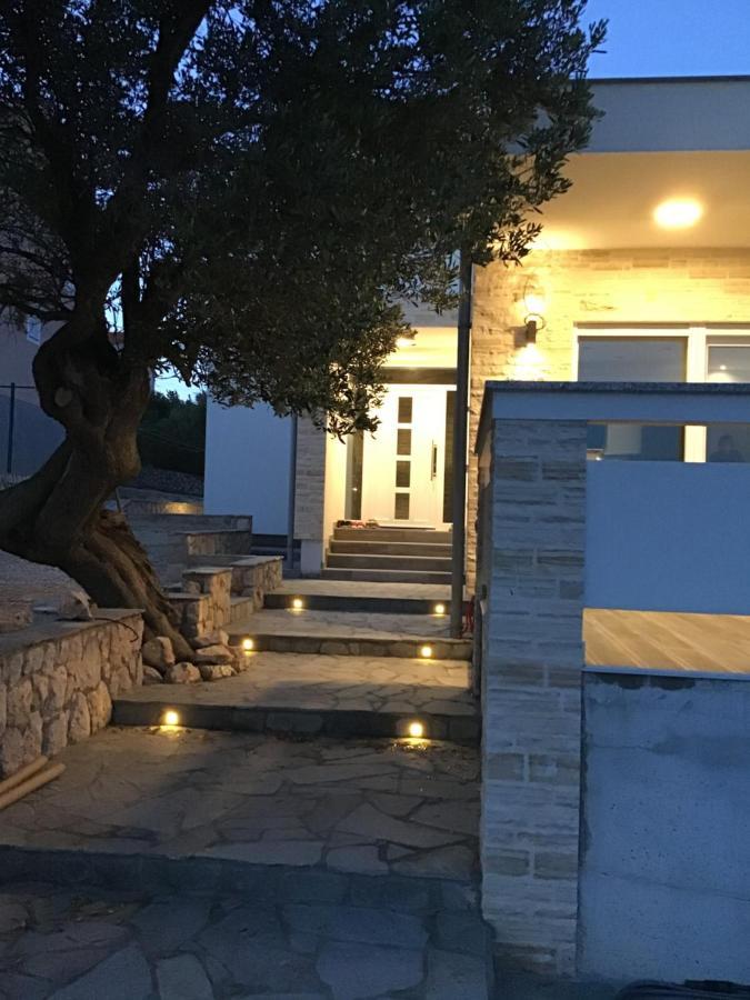 Moderner Bungalow Mit Meerblick Лун Екстер'єр фото