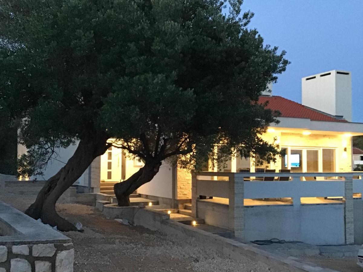 Moderner Bungalow Mit Meerblick Лун Екстер'єр фото