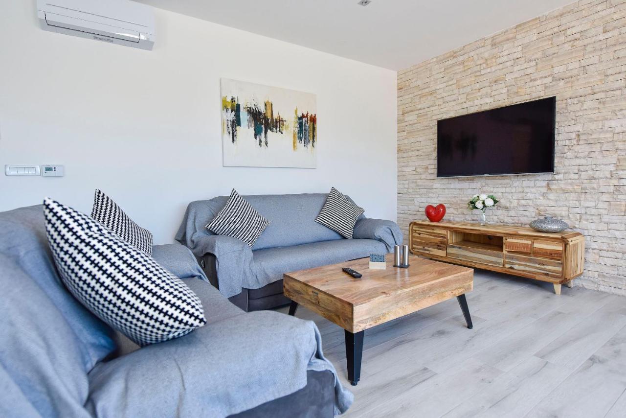 Moderner Bungalow Mit Meerblick Лун Екстер'єр фото