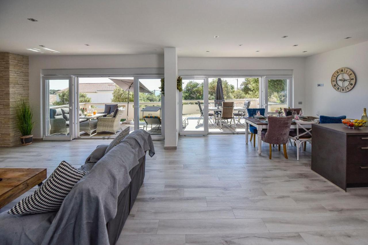 Moderner Bungalow Mit Meerblick Лун Екстер'єр фото