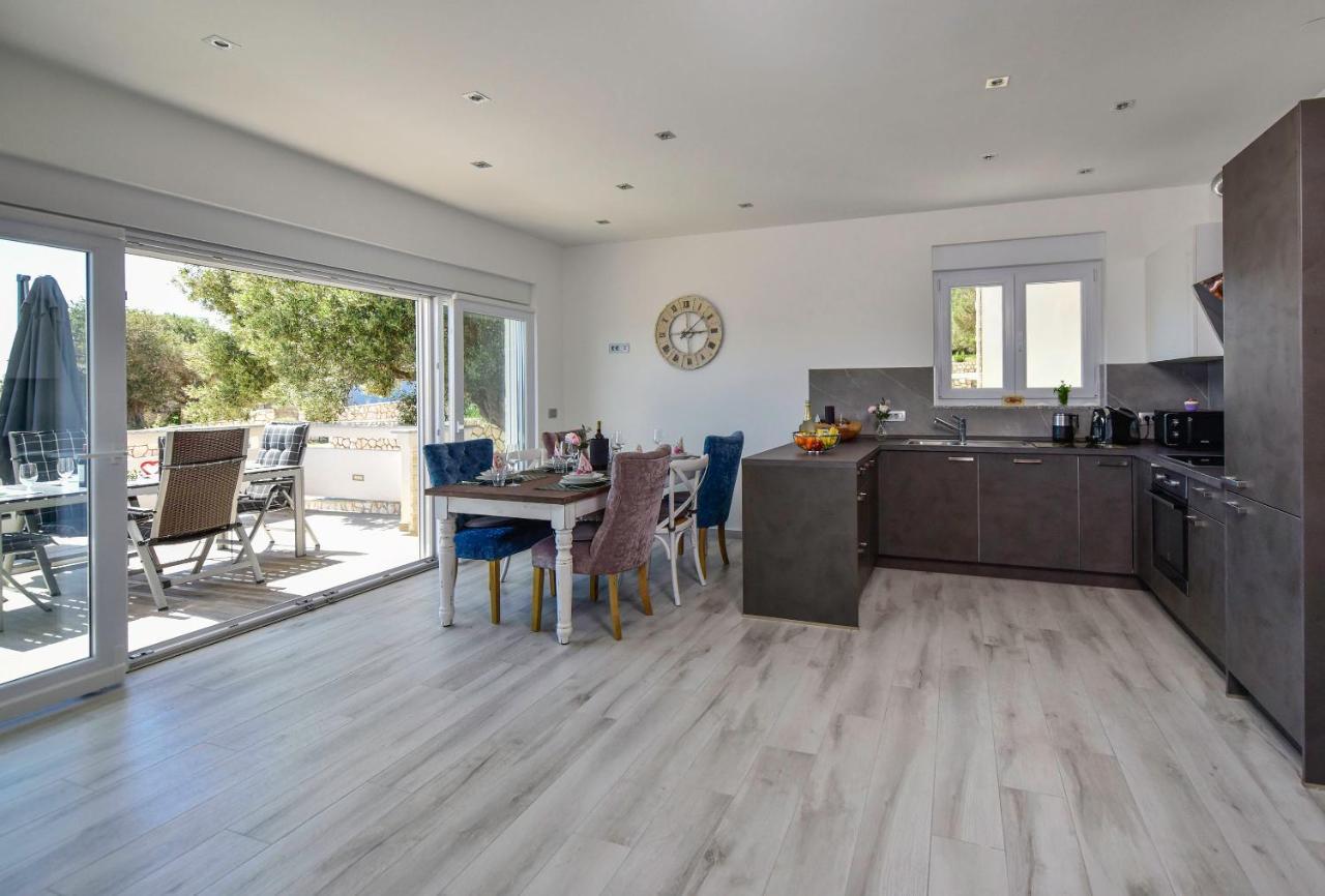 Moderner Bungalow Mit Meerblick Лун Екстер'єр фото